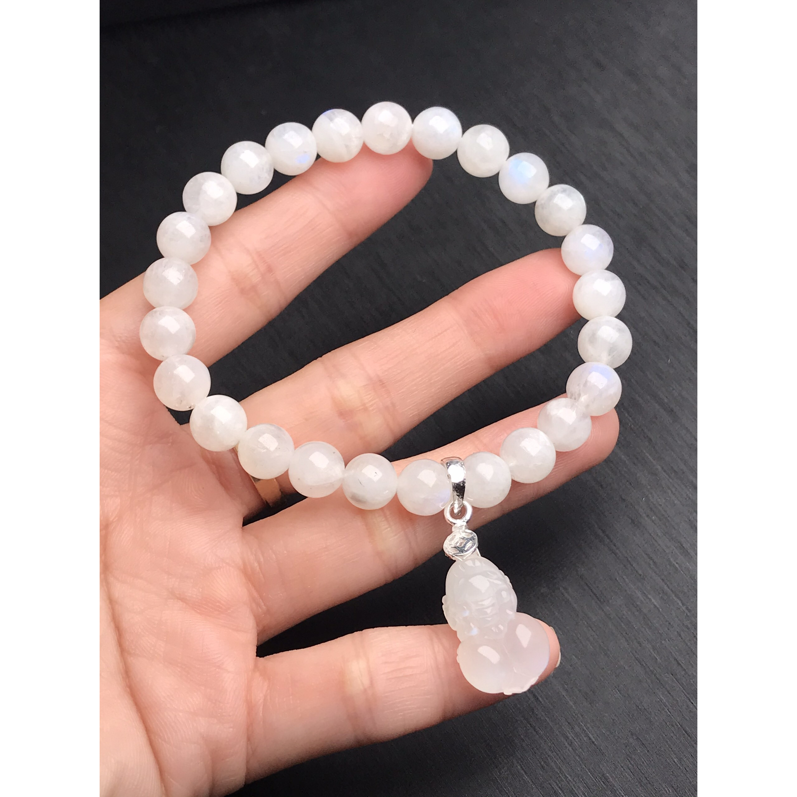 Vòng tay đá mặt trăng 8 mm mix tỳ hưu đá mặt trăng