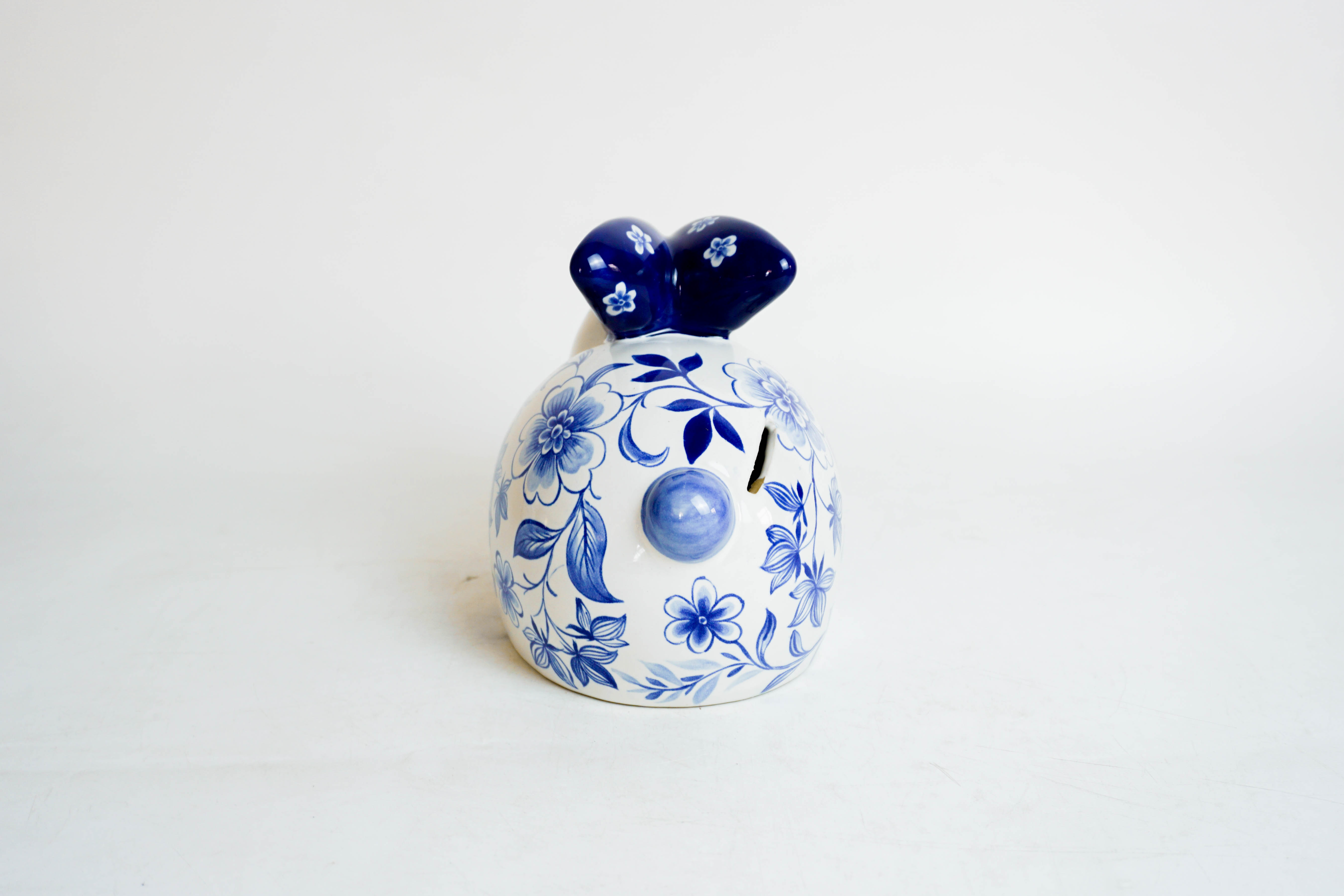 Thỏ để tiền 01