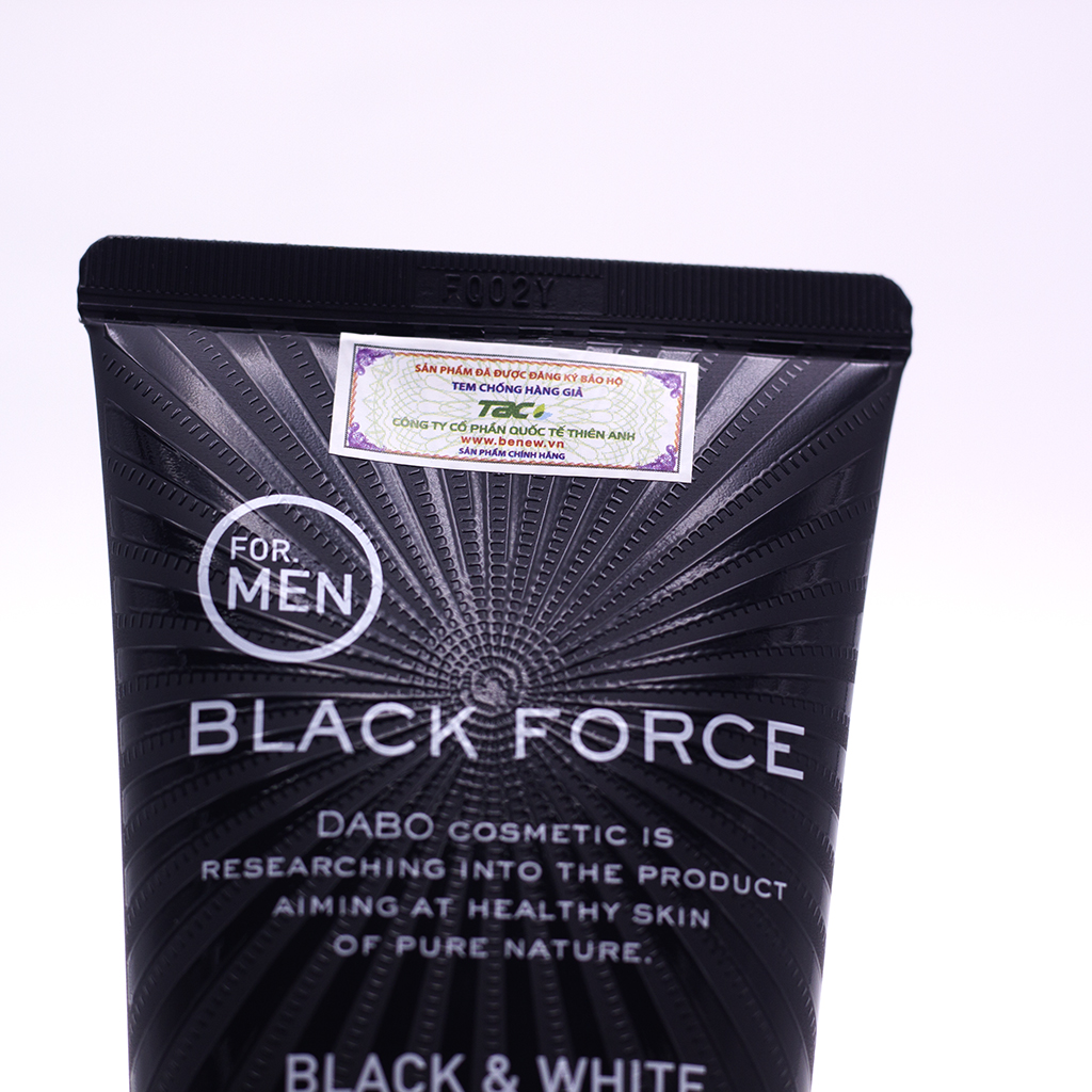 Como Sữa Rửa Mặt Nam Sạch Nhờn, Trắng Da Dabo Black Force (120ml) + Tặng Bông Bọt Biển Massage Mặt Hàn Quốc Aroma – Hàng Chính Hãng