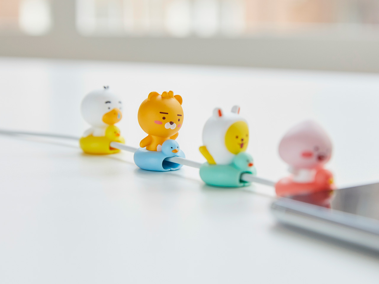 Bộ Bảo Vệ Cáp Sạc Kèm Dây Cáp USB Type-C Little Ryan Kakao Friends Hàng Chính Hãng