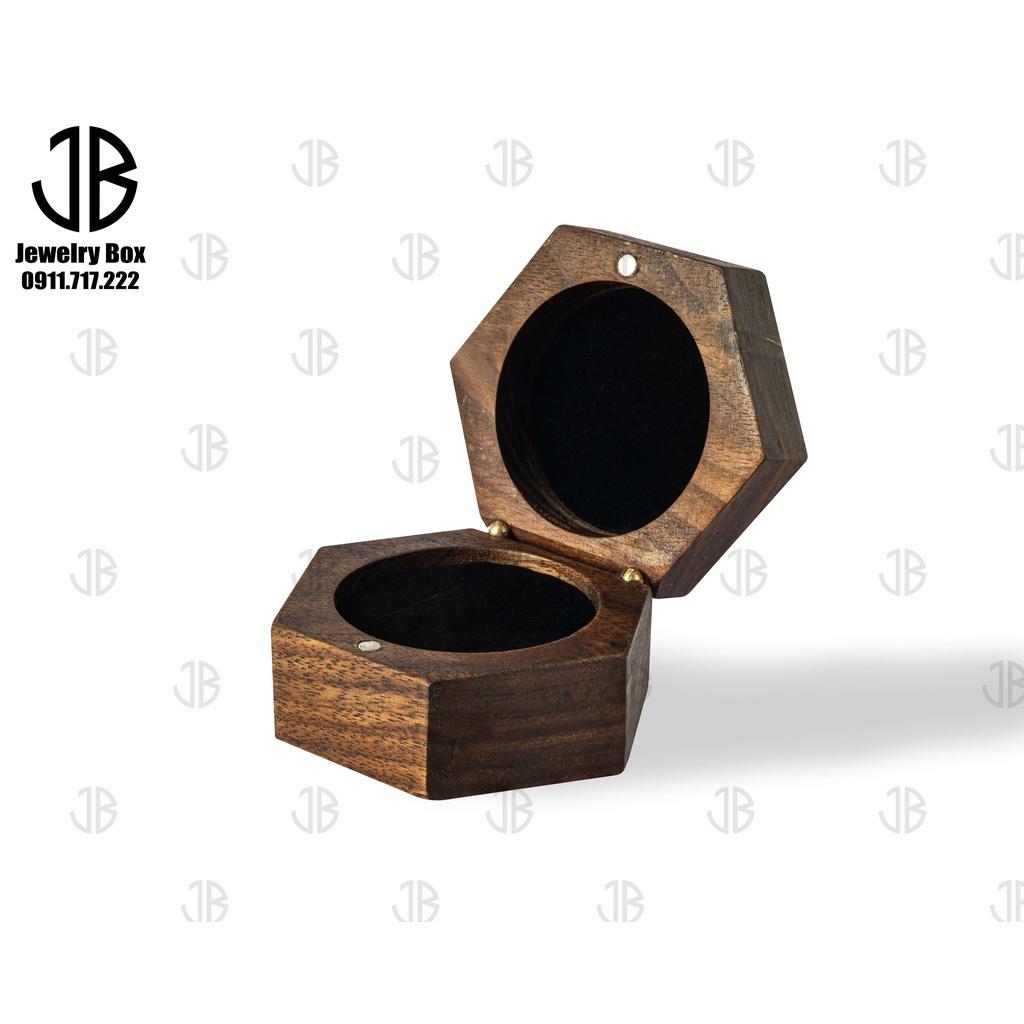 Hộp đựng nhẫn cưới Jewelry Box (JB) hình lục giác bằng gỗ cao cấp