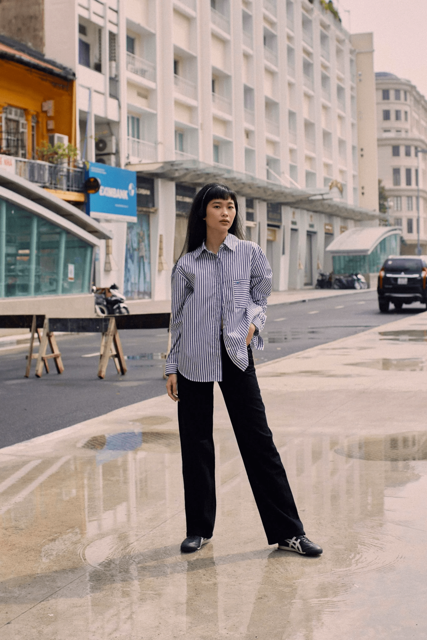 TheBlueTshirt - Áo Sơ Mi Nữ Phom Rộng Sọc Xanh Dương Đậm - Office Life Oversized Pocket Shirt - Bold Stripe