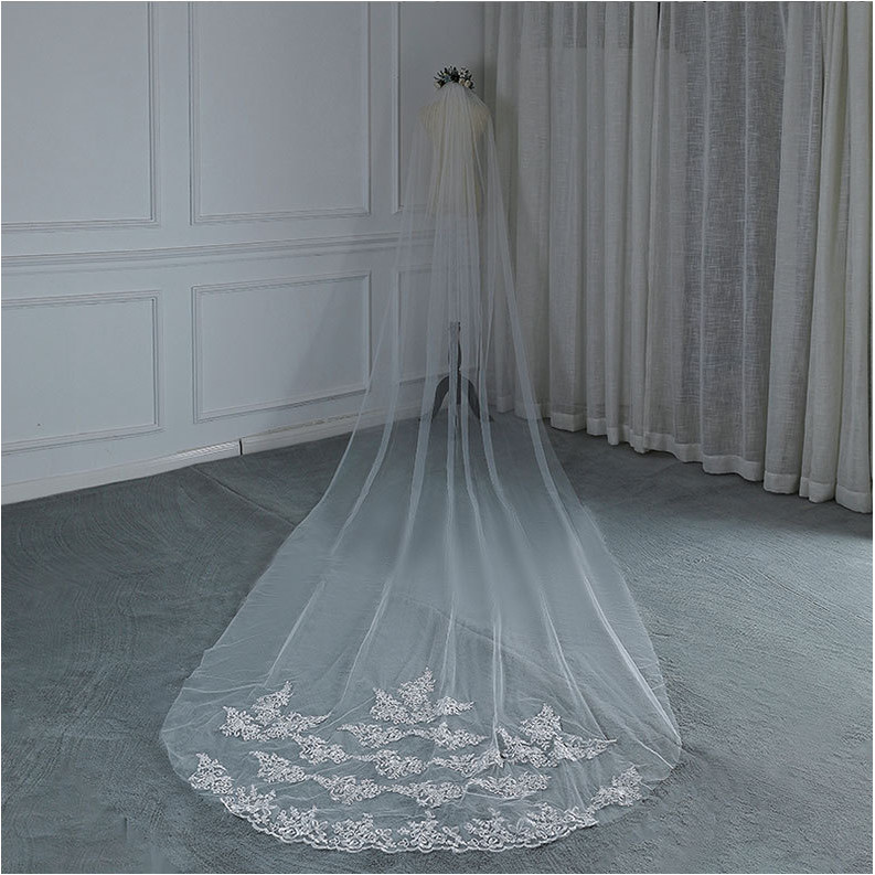 Voan Cô Dâu 1 Lớp Đính Hoa Ren Ở Chân Voan, Chất Liệu Mềm Mịn, Thướt Tha, Có Lược Giữ Chắc Chắn Trên Tóc Khi Sử Dụng, Tùy Chọn 2 Độ Dài Với 2 Màu Thời Trang, Dễ Kết Hợp Với Các KiểuTrang Phục Cưới Hoặc Tham Gia Sự Kiện, Chụp Ảnh, Cài Tóc Đẹp Tạo Phong Cách Tự Tin, Thướt Tha, Quyến Rũ, Tôn Lên Các Nét Đẹp, Che Đi Khuyết Điểm