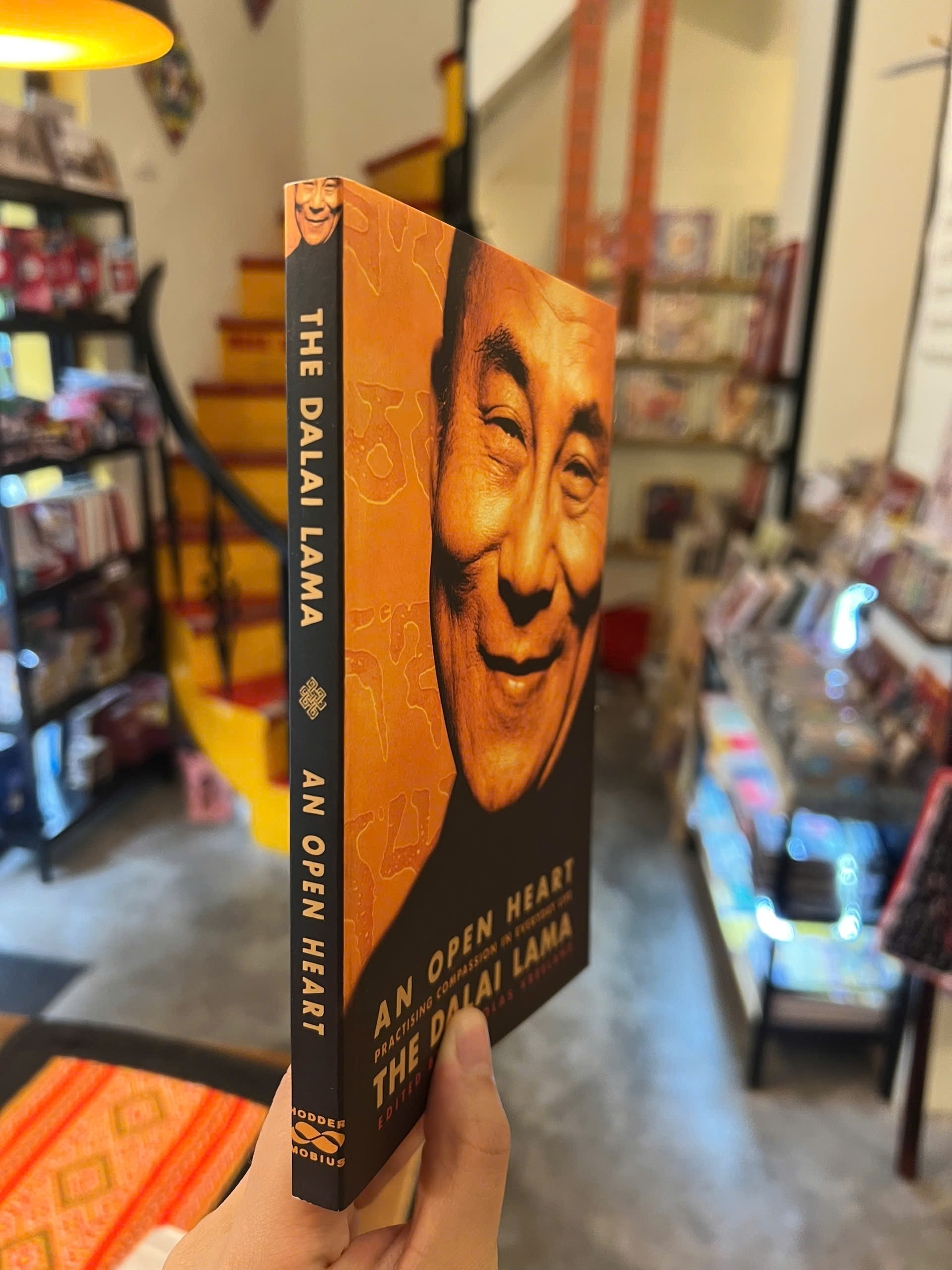 Sách - An Open Heart by The Dalai Lama | Buddhism / Spirituality / Tôn giáo / Ngoại văn Nhập khẩu