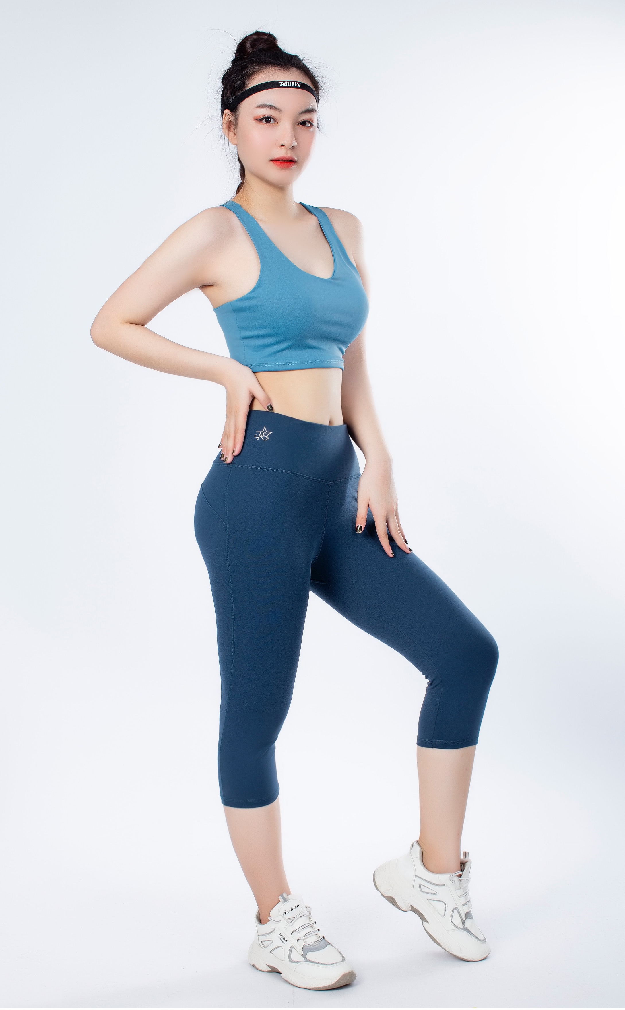 Quần tập legging lửng thể thao nữ trơn chỉ nổi nâng mông