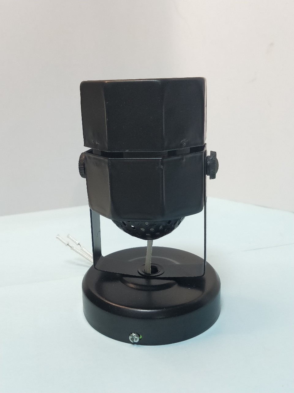 Đèn pha ngồi lục giác 3w/5w thân đen ánh sáng trắng/vàng