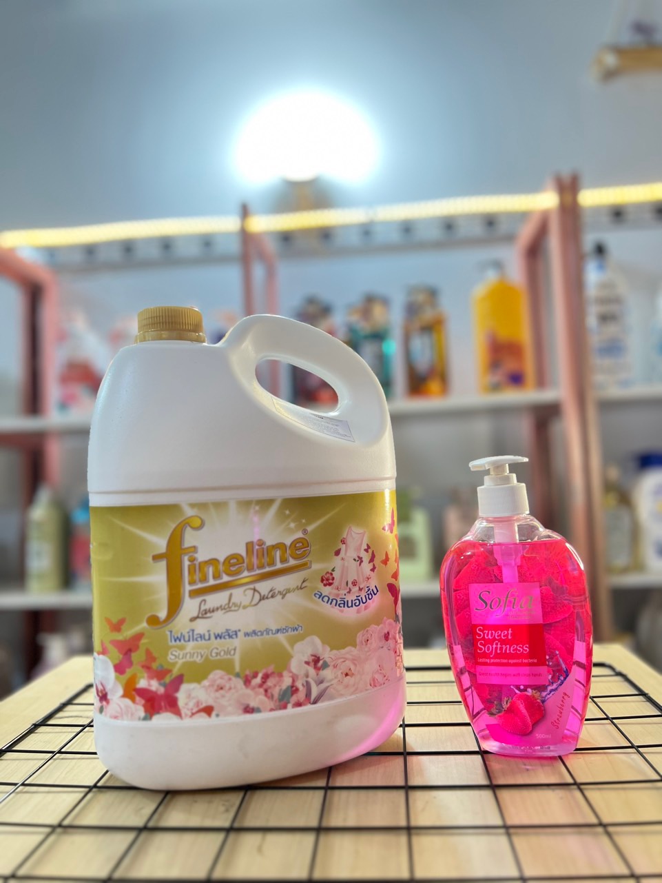 Giặt xả Fineline và Rửa tay Sofia Thái Lan