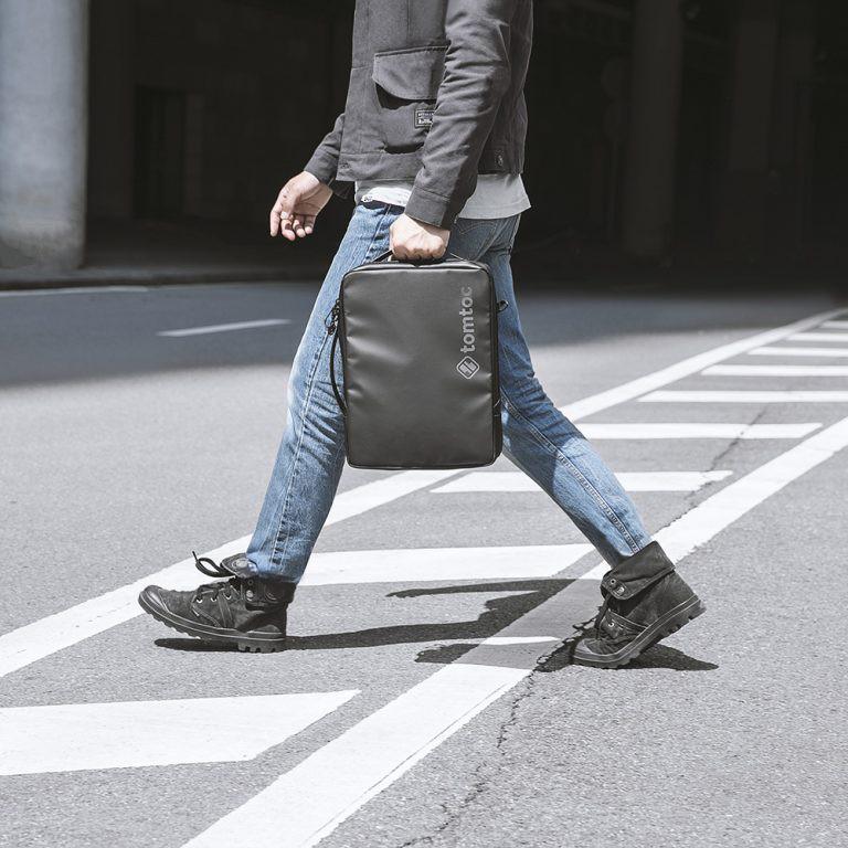 Túi đeo Tomtoc Urban Shoulder bags for Ultrabook 13.3″- H14 Black