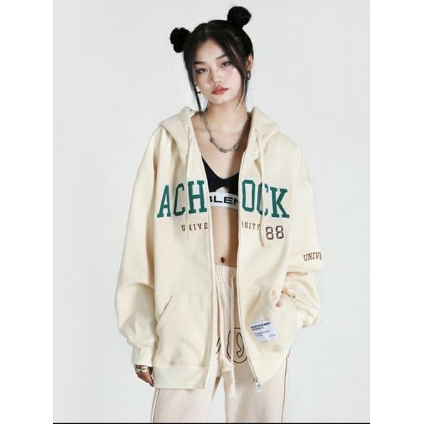 Áo khoác Zip dây kéo thêu chữ ACHOCK màu be
