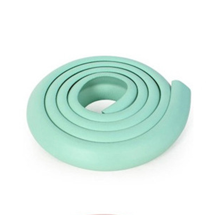 Cuộn xốp bọc cạnh bàn dài 2m kèm keo - Hàng chính hãng