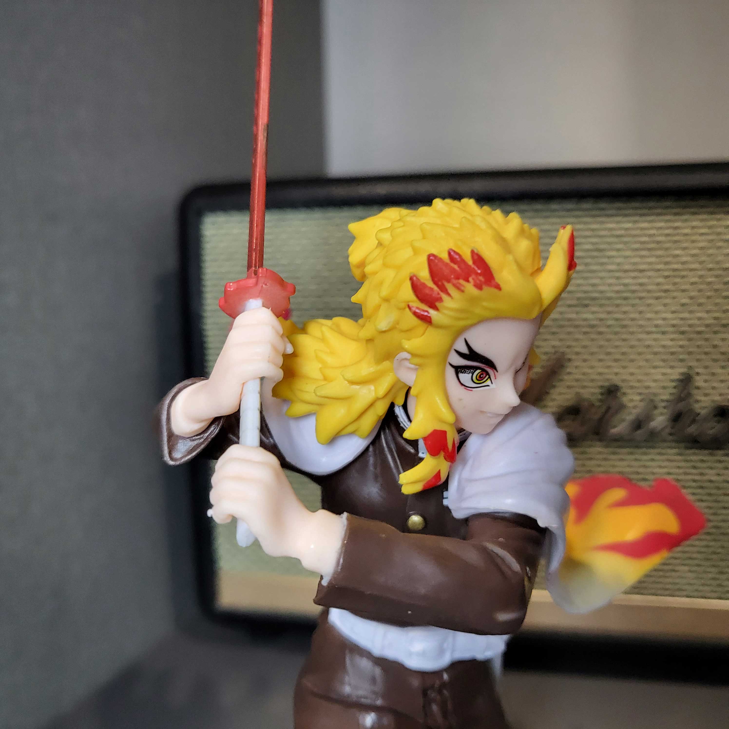 Mô hình Viêm Trụ Rengoku 17 cm - Kimetsu No Yaiba