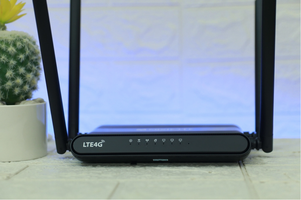 BỘ PHÁT 4G WIFI MIXIE LTE 4G - 4 ANTEN - 4 CỔNG LAN HỖ TRỢ LÊN ĐẾN 32 THIẾT BỊ