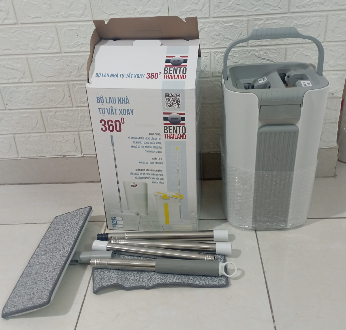 Bộ sản phẩm Cây lau nhà tự động vắt xoay 360 độ công nghệ Bento đa năng lau được: sàn, trần, vách kính, tường, kính ô tô