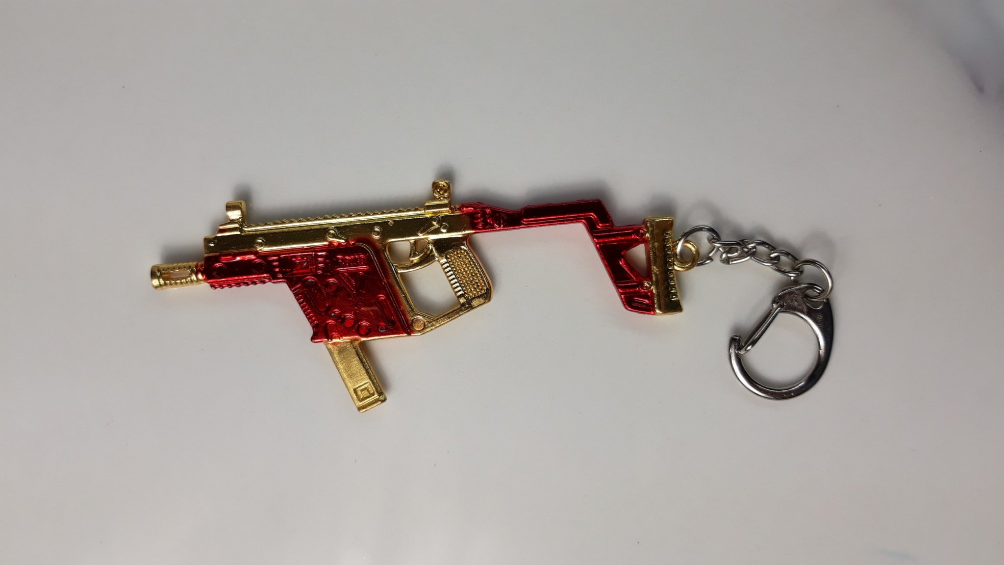 Móc khóa mô hình trong Game PUBG - Mẫu Victor Red - Màu Đỏ Vàng