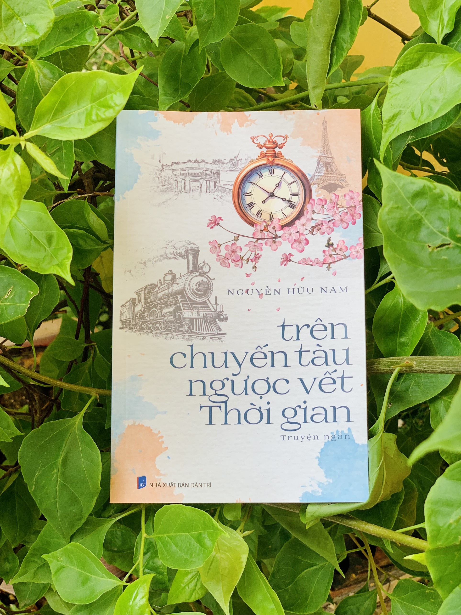 Sách - Trên Chuyến tàu Ngược Vết Thời Gian