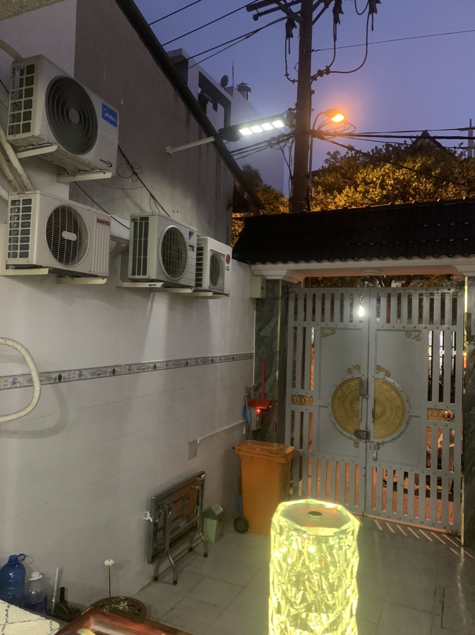 Đèn đường năng lượng mặt trời liền thể MK-66300 300W