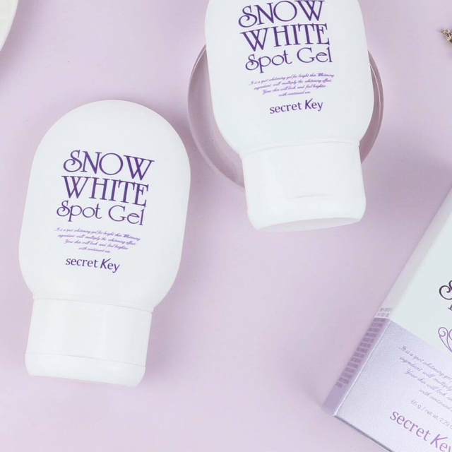 Gel hỗ trợ trị thâm da và dưỡng trắng cơ thể Secret Key Snow White Spot Gel (65g)