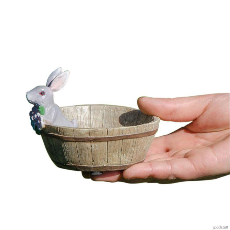 Mô hình chậu cây với trang trí kiểu phong cảnh, chú thỏ