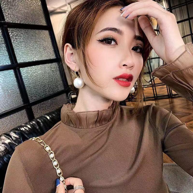 Bông Tai Hạt To, Trắng Đỏ, Phong Cách Hàn Cực Đẹp