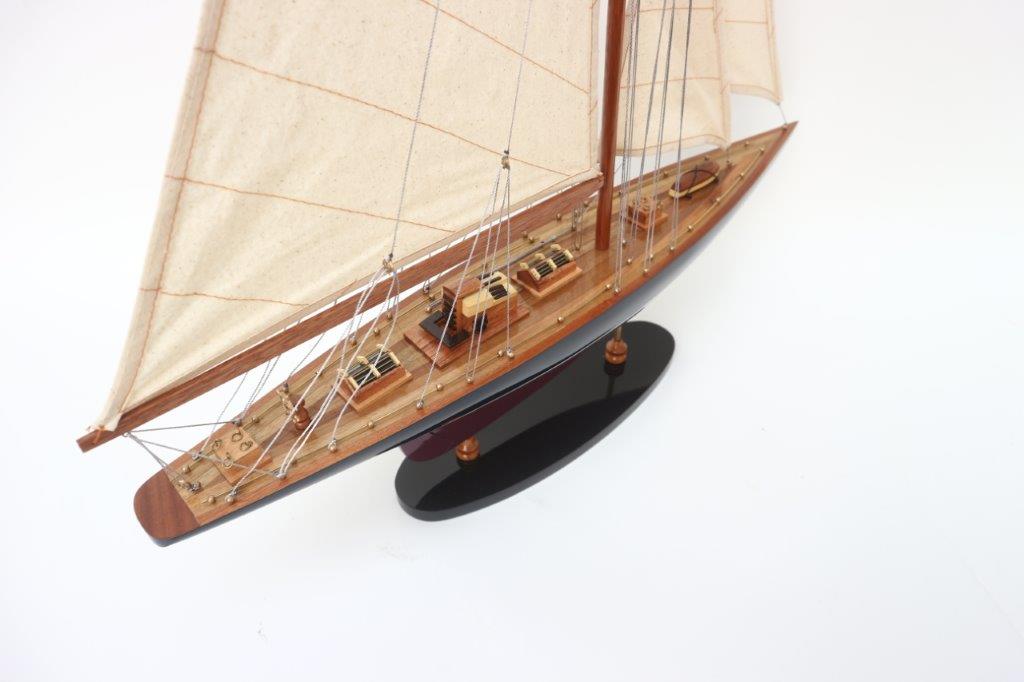 Mô hình du thuyền đua ENDEAVOUR  - 60cm