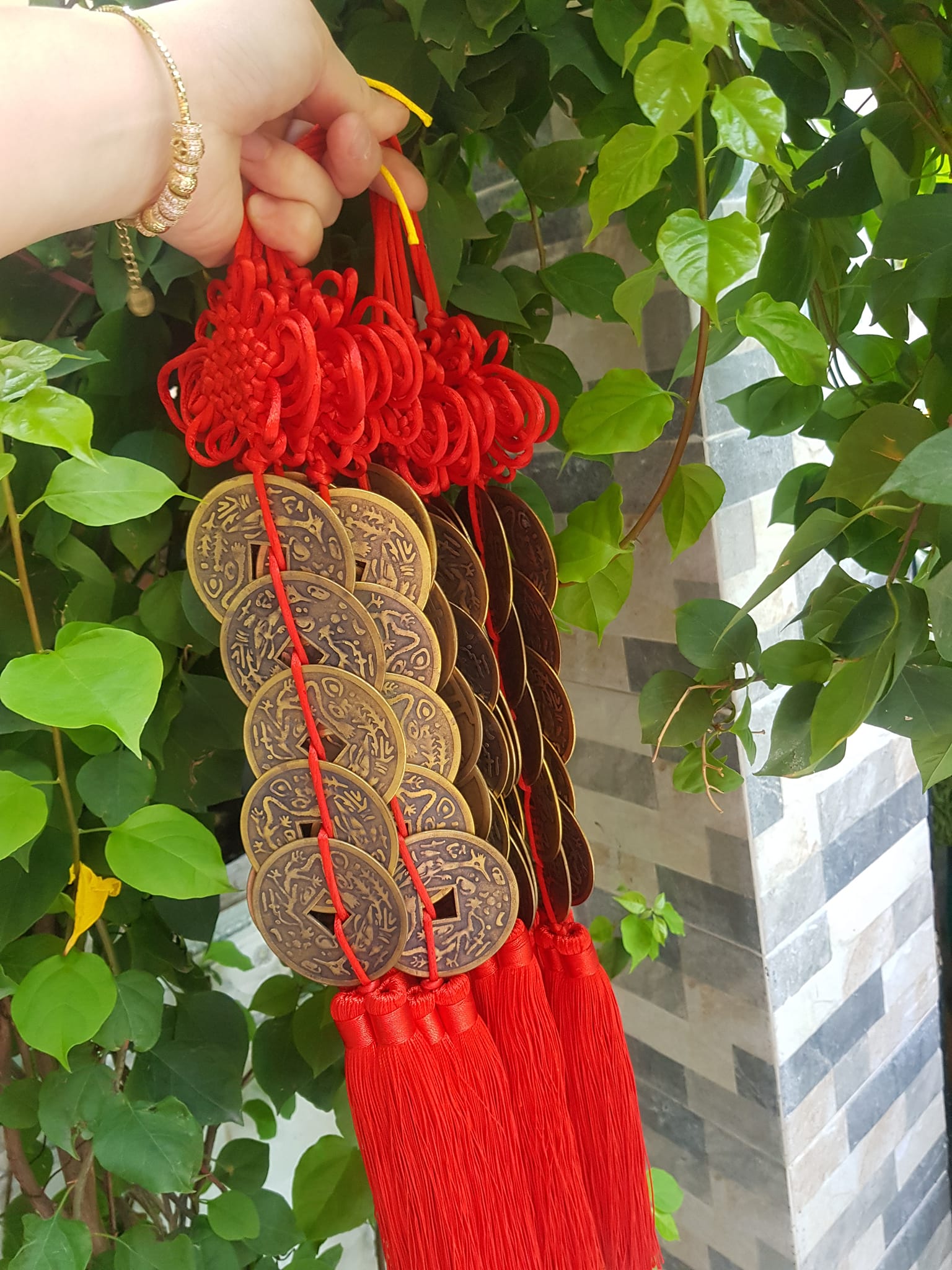 Đồng Tiền Ngũ Phúc To Đùng Nặng Đẹp Size đk 62mm x Dầy 2mm Dây Đỏ may mắn Treo Xe hơi, Nhà, Công Ty Bàn Thờ Thần Tài Treo Đồng Tiền Ngũ Phúc To Tài Lộc Càng nhiều Ngũ Phúc Lâm Môn ạ