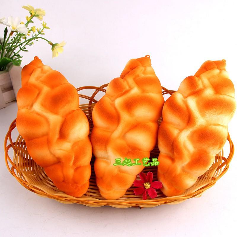 Đồ chơi squishy bánh mỳ xoắn 20cm