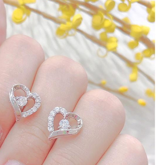 BÔNG TAI BẠC HÌNH TRÁI TIM ĐÍNH ĐÁ B105