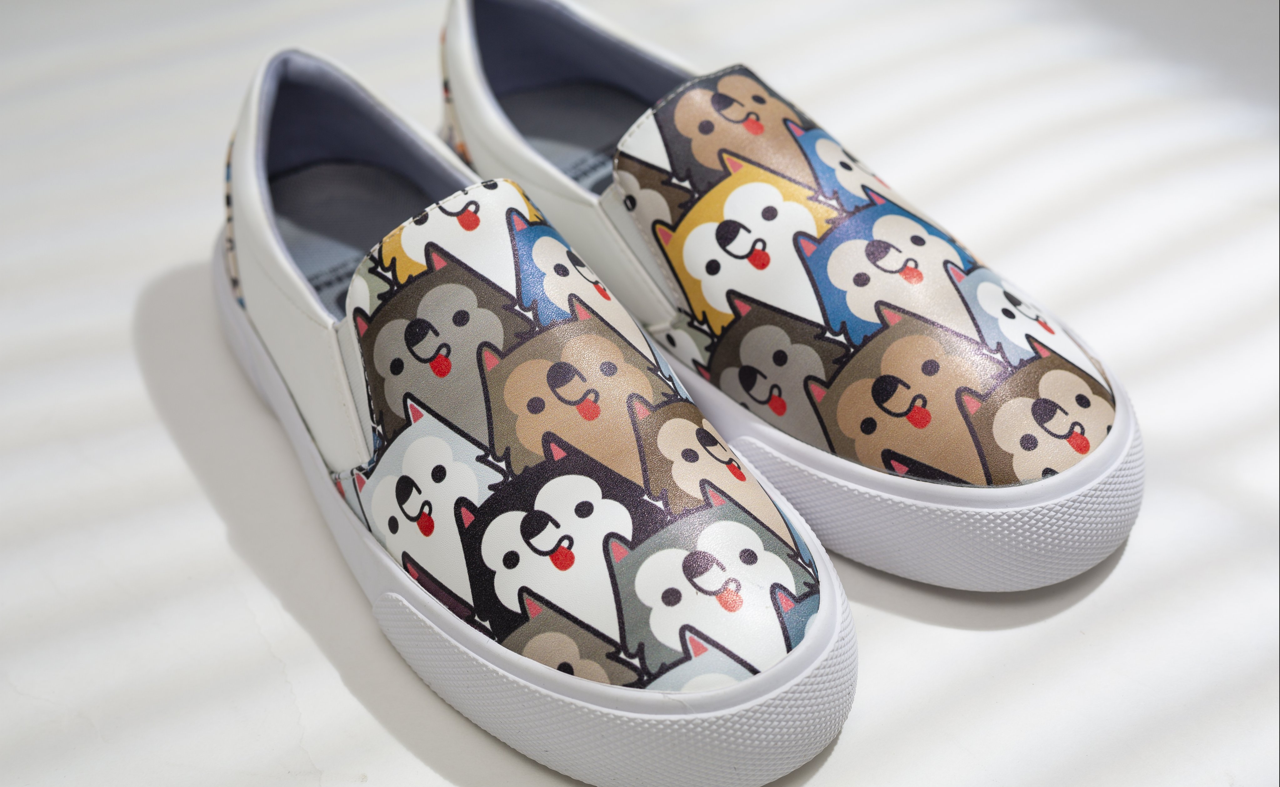 Giày Sneaker Unisex Thời Trang Slip-on Husky