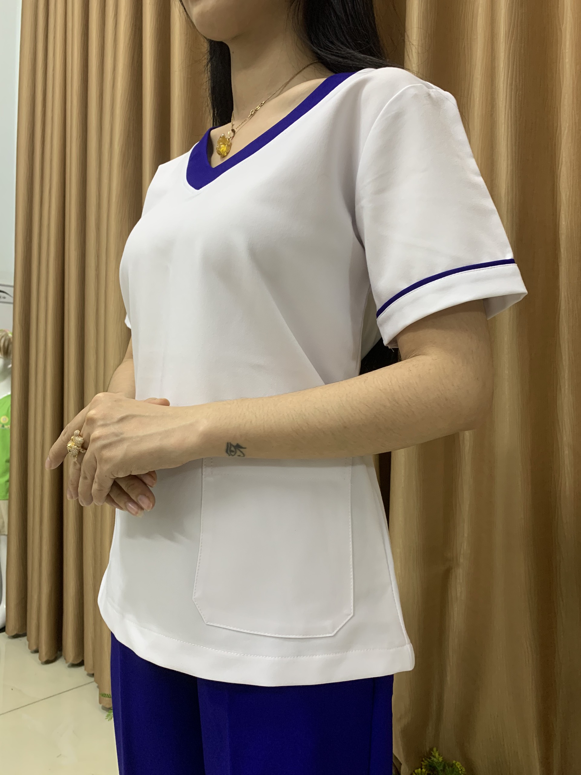 Bộ Scrubs nữ - Size XL - Trắng cổ bích