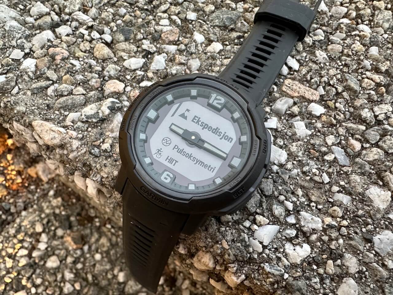 Đồng hồ thông minh Garmin Instinct Crossover Solar - Tactical Edition_Mới, hàng chính hãng