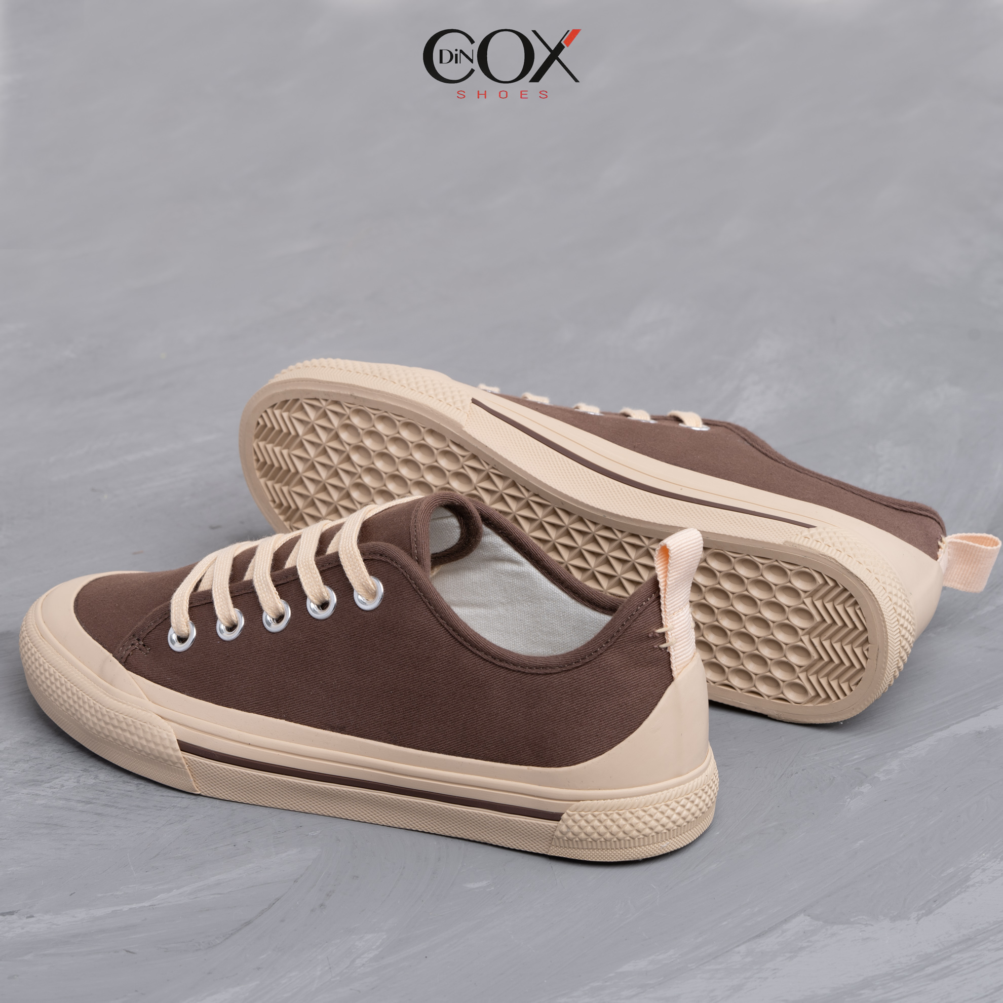 Giày Sneaker Vải Nữ DINCOX C20 Nữ Tính Sang Trọng Chocolate