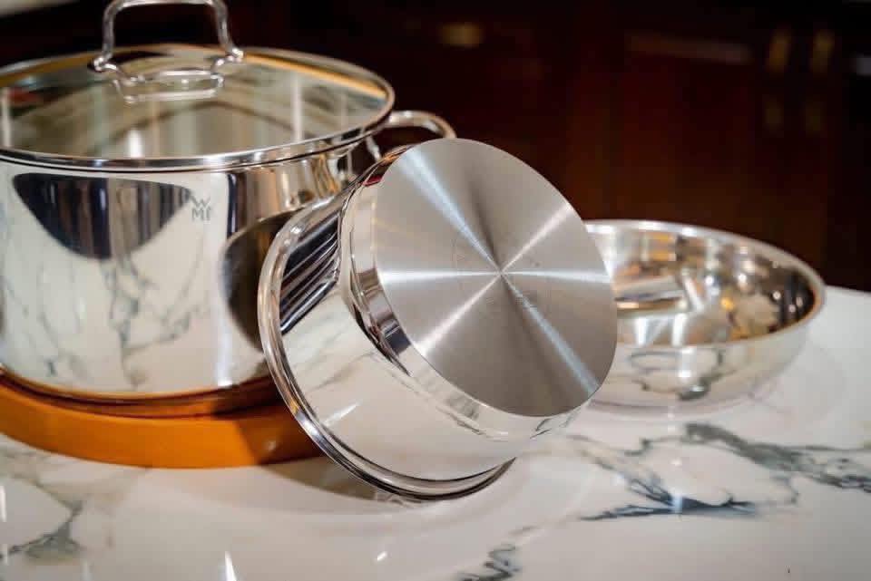 Bộ nồi WMF ASTORIA 5 món (3 nồi, 1 quánh, 1 chảo 20cm) hàng chính hãng