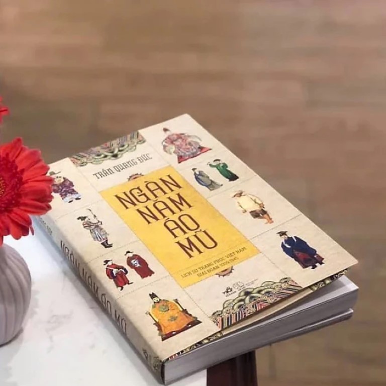 Ngàn Năm Áo Mũ (Tái Bản 2024)