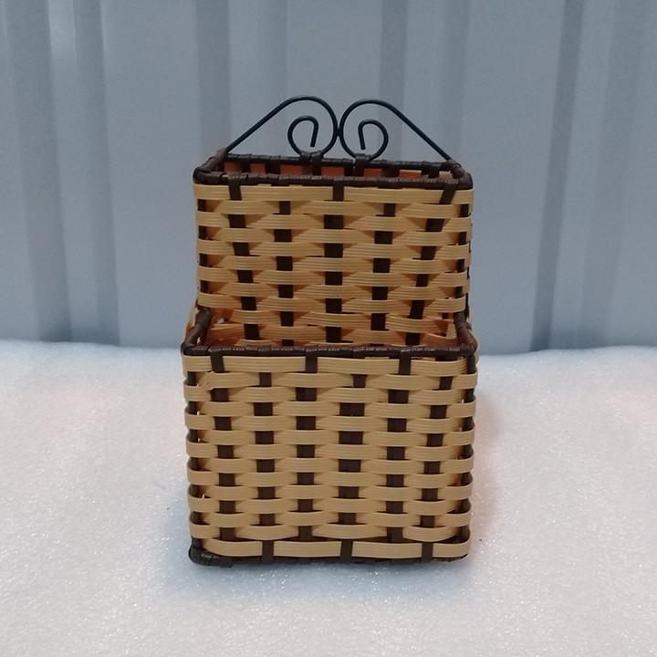 Ống nhựa giả mây vuông 2 ngăn- Đựng viết- đũa muỗng- bàn chải