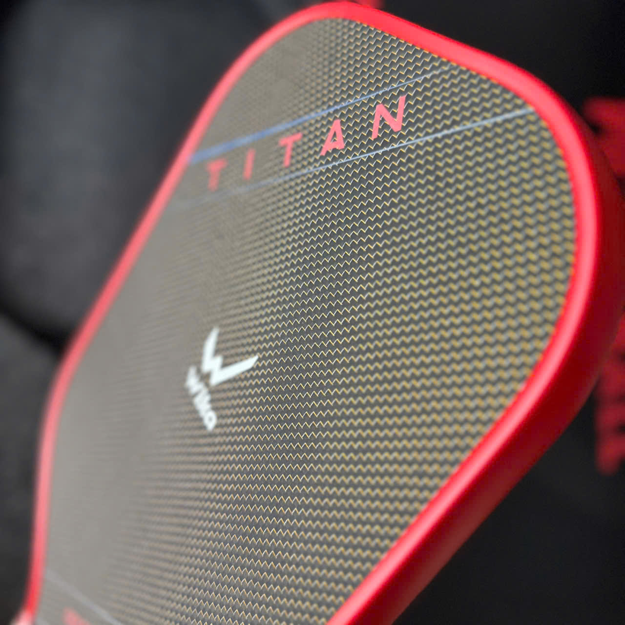 Vợt Pickleball Tian Wi-ka với mặt vợt Titanium vàng siêu bền, kiểm soát bóng tốt - bảo hành 3 tháng