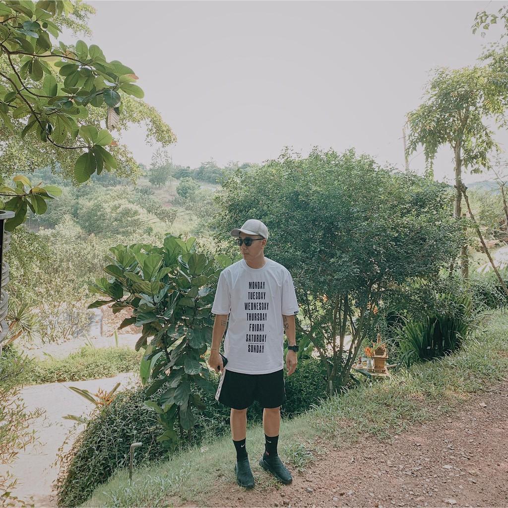 Áo Thun Unisex TeeHolic In 7 Ngày Màu Đen Trắng - THS