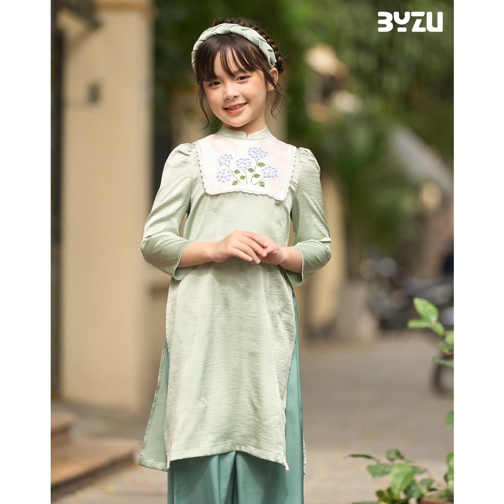 Áo dài cách tân bé gái BYZU chất lụa cao cấp thêu hoa màu xanh mint