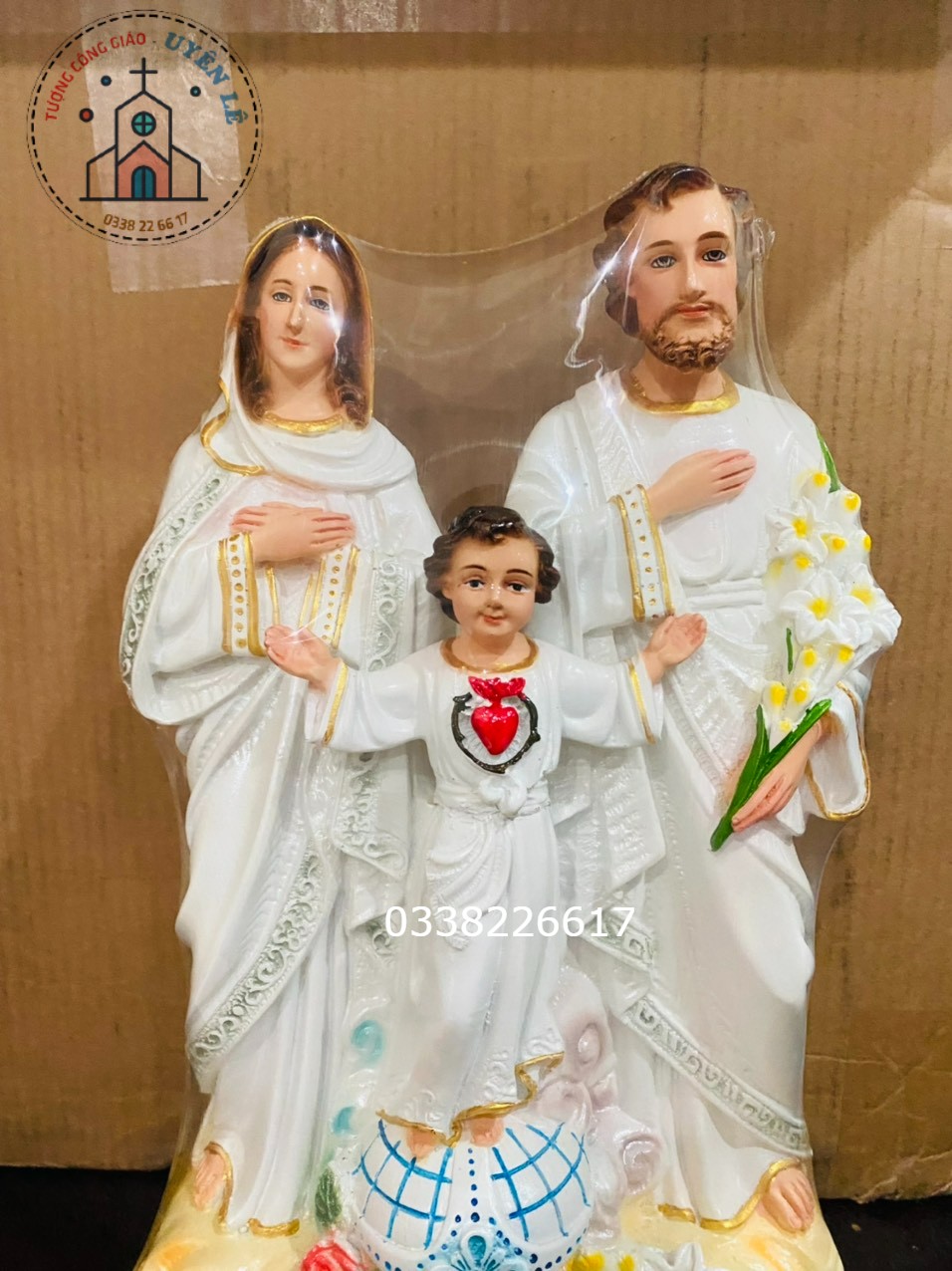 Tượng công giáo Gia đình thánh gia thất trắng 30-40cm - Giá Tiki ...