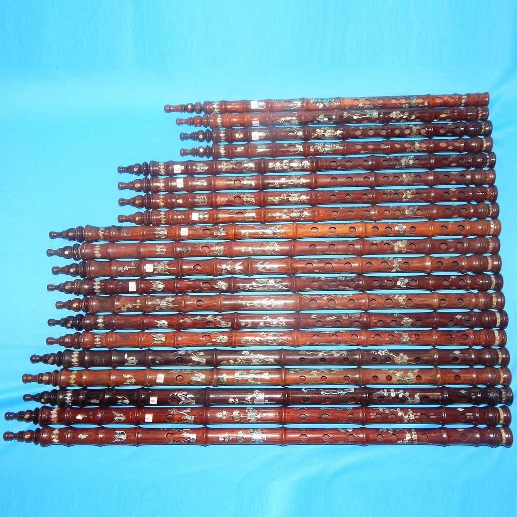 Sáo gỗ Cẩm lai cẩn ốc A4 Trần Trung