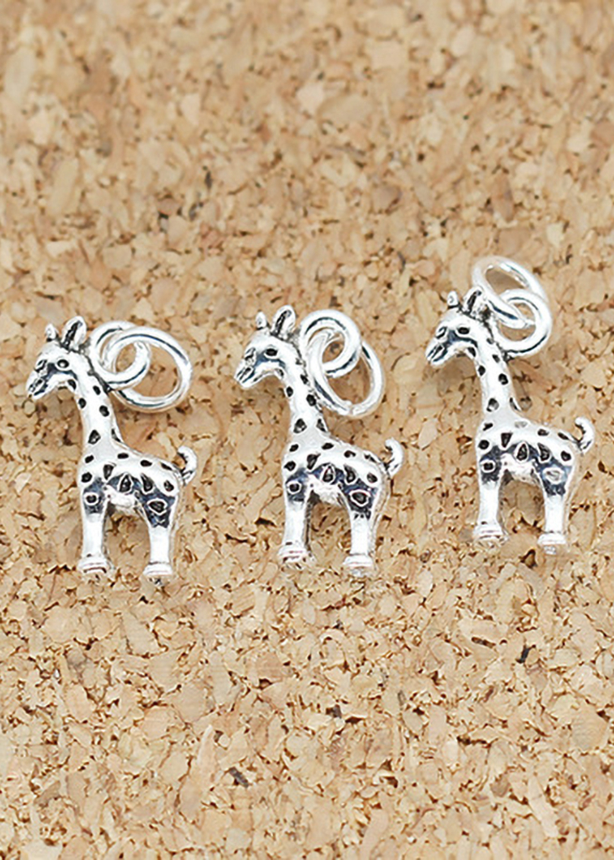 Combo 3 cái charm bạc hình hươu cao cổ treo - Ngọc Quý Gemstones