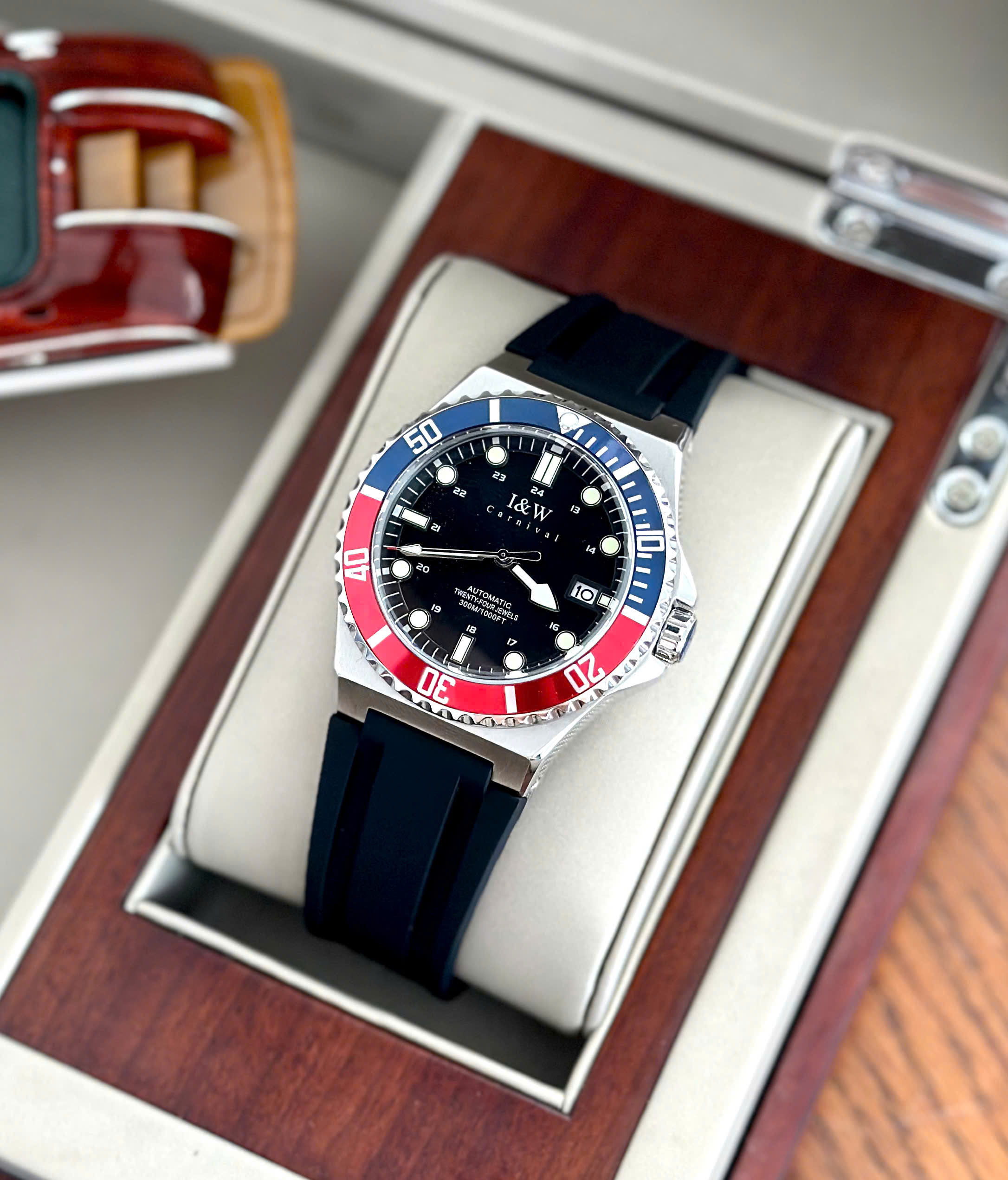 Đồng hồ nam chính hãng I&amp;W Carnival 726G-D4 Hàng mới fullbox ,Kính chống xước,Chống nước 100m,BH 24 tháng,Máy Cơ Automatic,dây cao su chống nước tuyệt đối