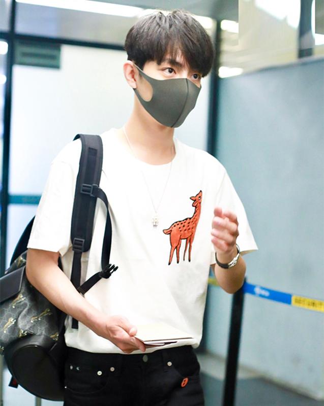 Áo phông Hươu Tiêu Chiến