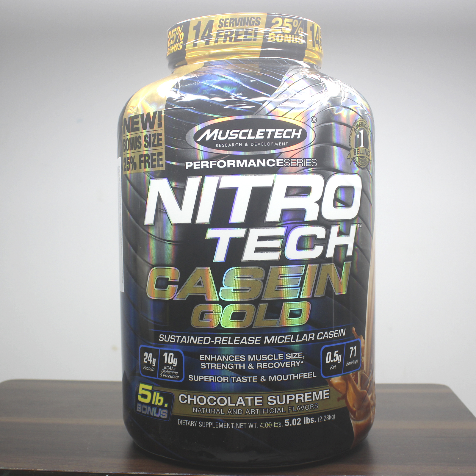 Combo Sữa tăng cơ NitroTech Casein Gold của MuscleTech hộp 71 lần dùng hỗ trợ duy trì protein cho cơ suốt 8 tiếng & Bình lắc 600ml (Mẫu ngẫu nhiên)