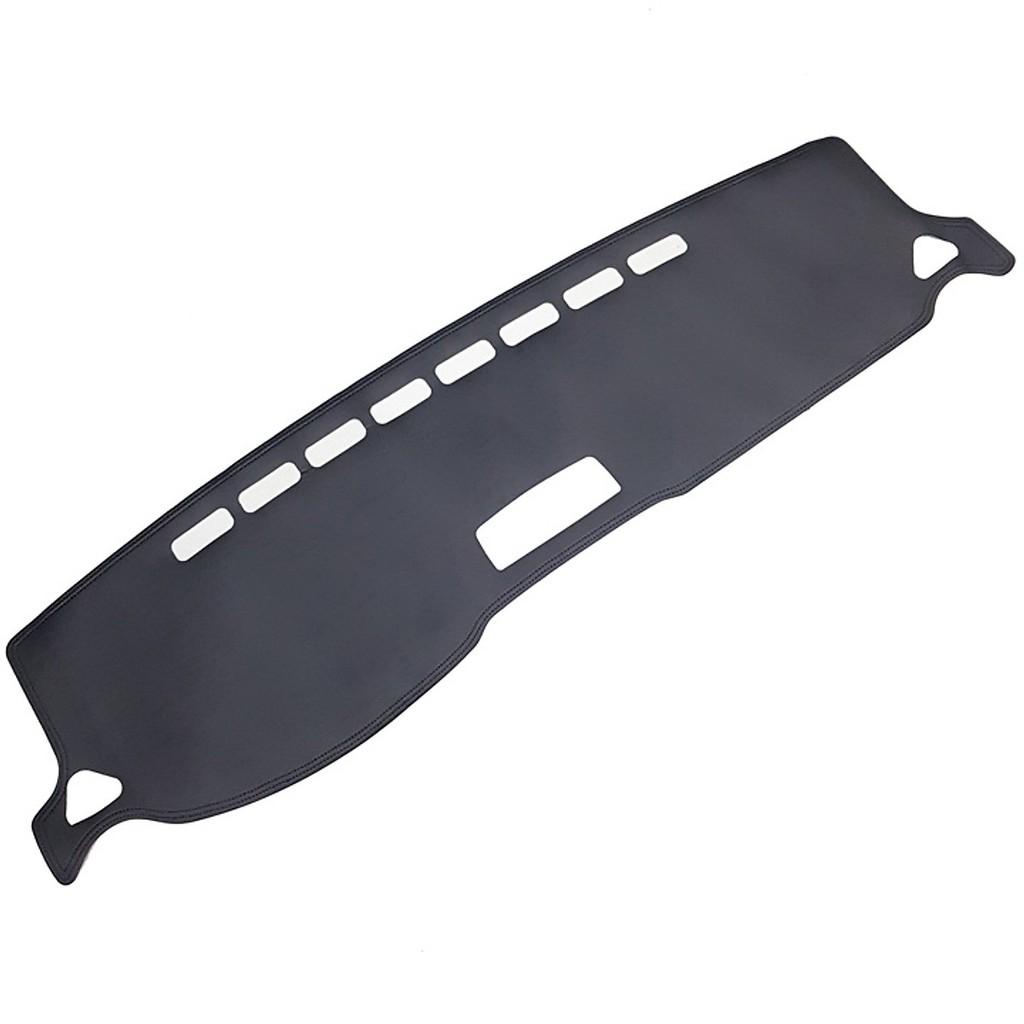 Thảm Taplo Da Carbon Dành Cho Xe Toyota Rush màu đen