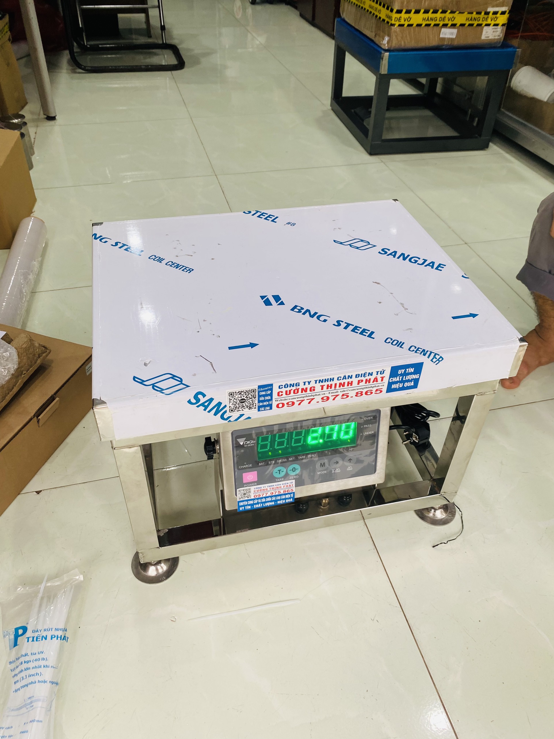 CÂN ĐIỆN TỬ GHẾ NGỒI INOX 304 DIGI 28SS 150KG