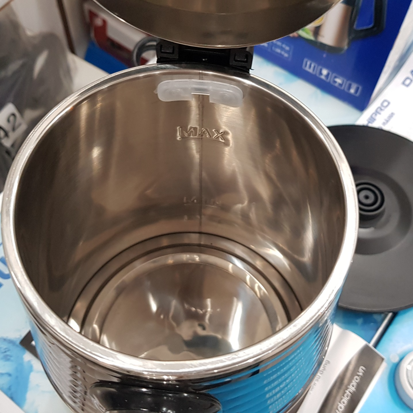 Ấm Siêu Tốc Daichipro DCP A1800, Dung Tích 2L, Công Nghệ Nhật Bản, Lòng Ấm Inox, Vỏ Nhựa ABS Cách Nhiệt An Toàn Tuyệt Đối - Hàng Chính Hãng
