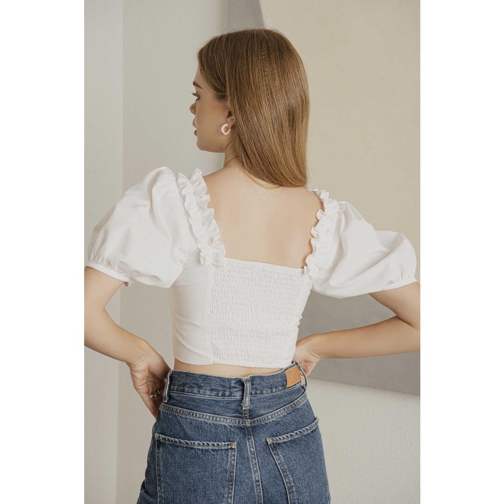 Áo kiểu nữ MARC FASHION croptop tay phồng cổ tròn viền bèo CBNH103022