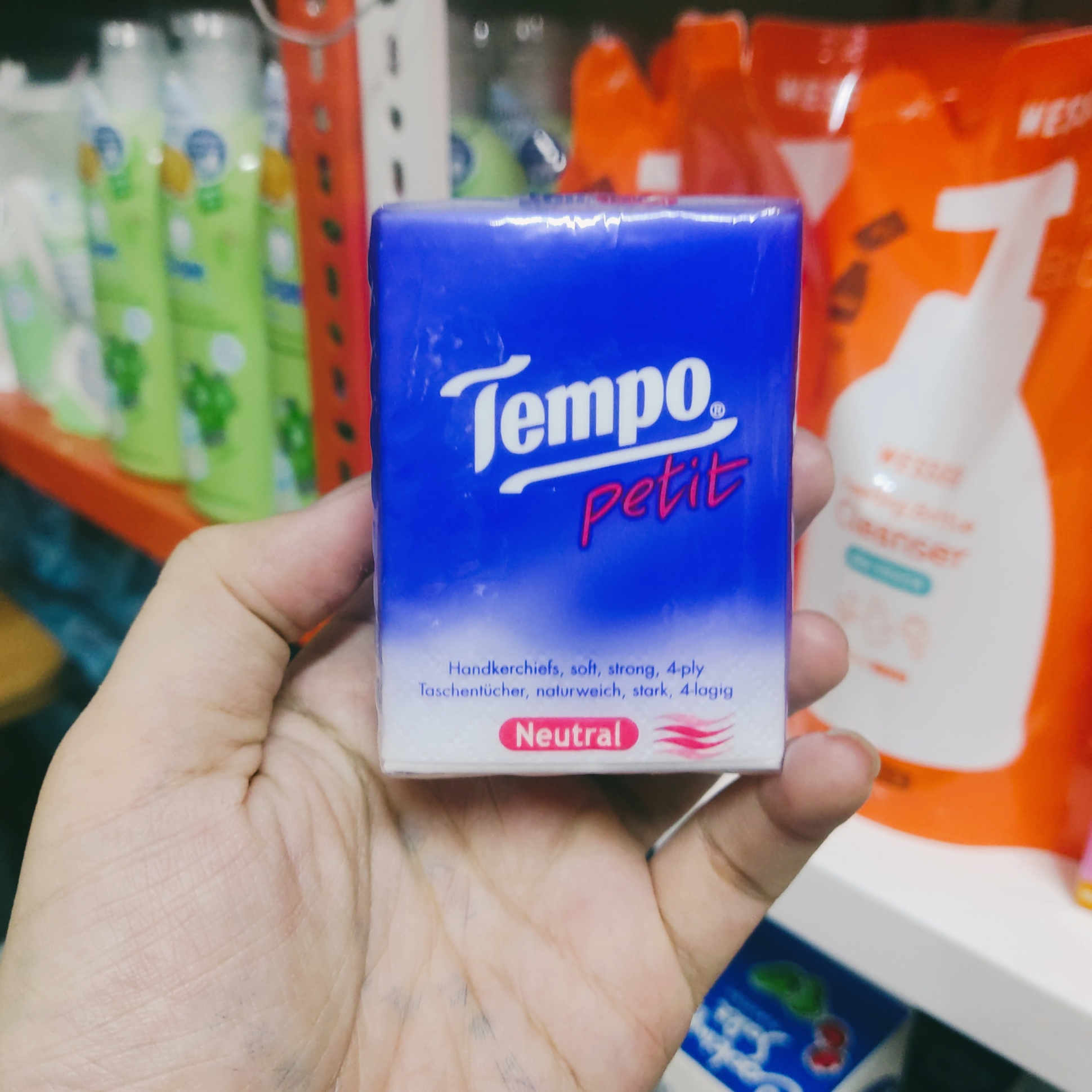 Tempo - Khăn Giấy Rút Softpack 4 Lớp (90 Tờ/ 1 Gói) Hương Bạc Hà / Không Hương/ Hương Đào/ Sakura