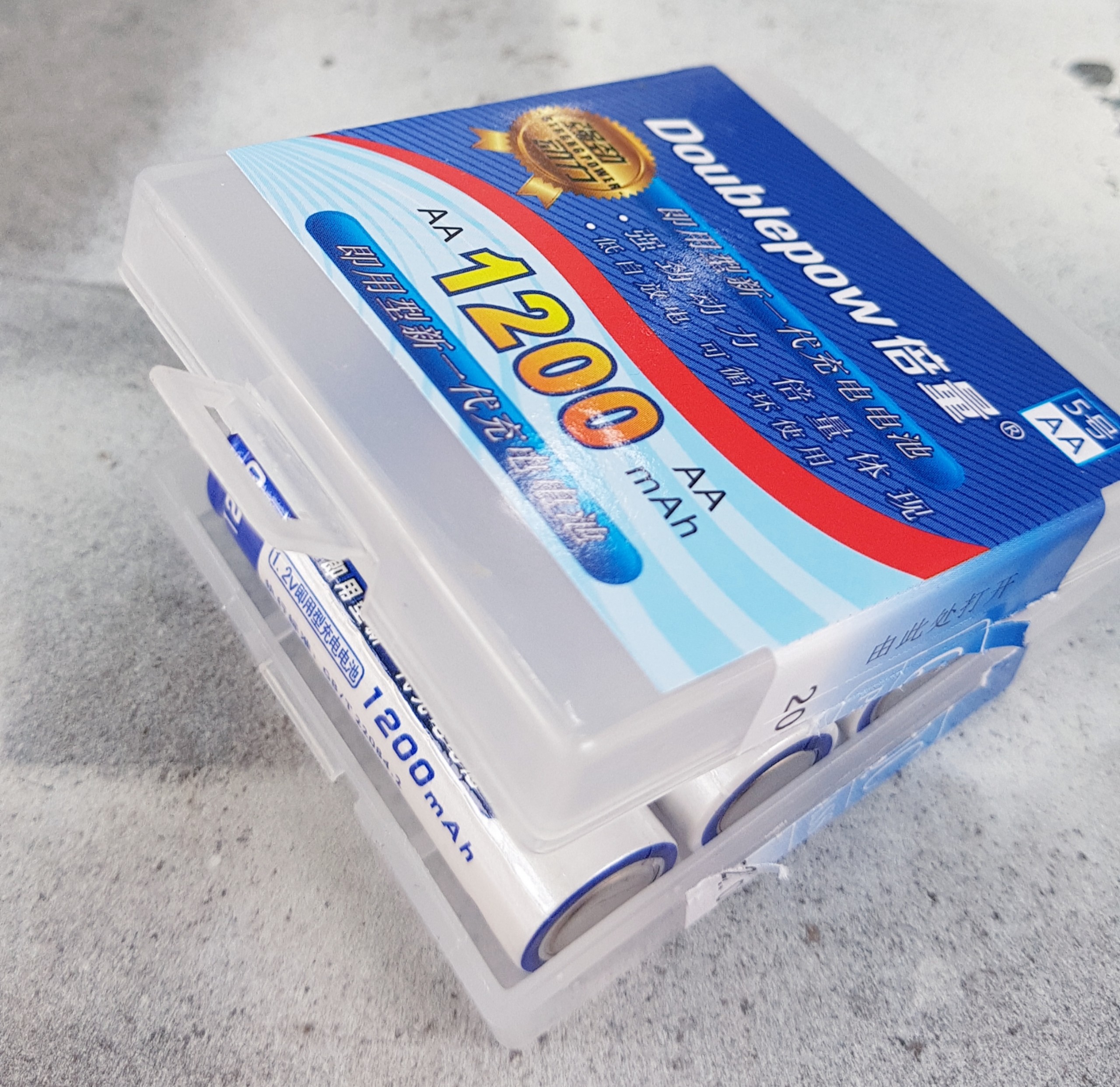 Bộ sạc và 4 pin Dowblepow 1200mAh