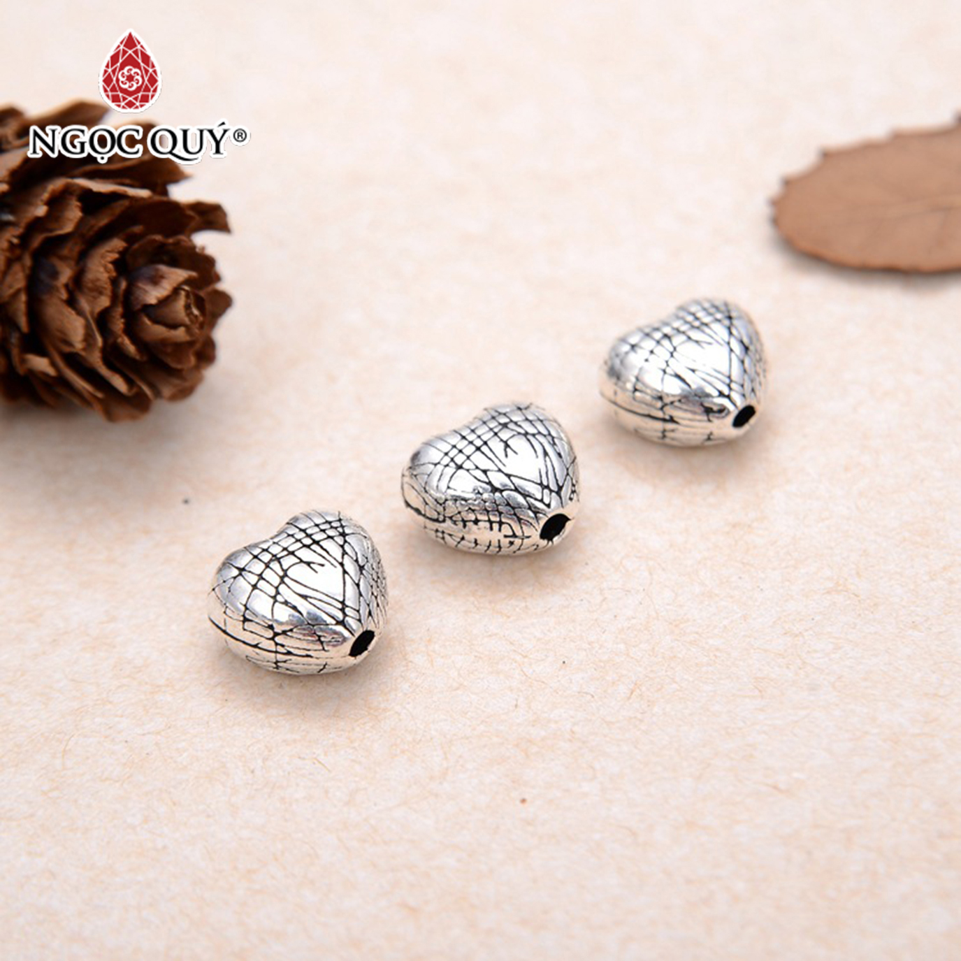 Charm bạc hình trái tim tổn thương - Ngọc Quý Gemstones